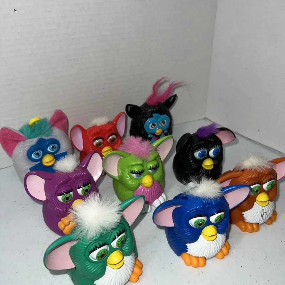 Vtg McDonald's Furby‎ lot of 9 figures—8 Plastic Figures 1 Plush Bag Clip